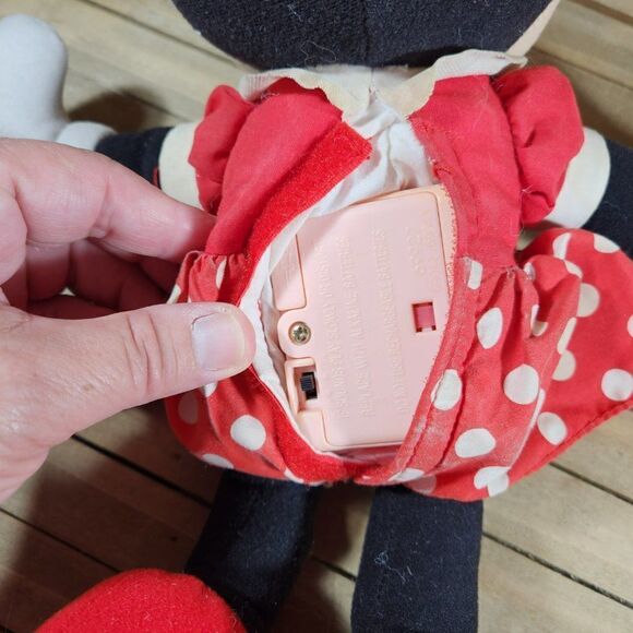 16" Talking Minnie Mouse Plush Spanish Version Red Bow Polka Dot Dress Red Shoes - Picture 4 of 5